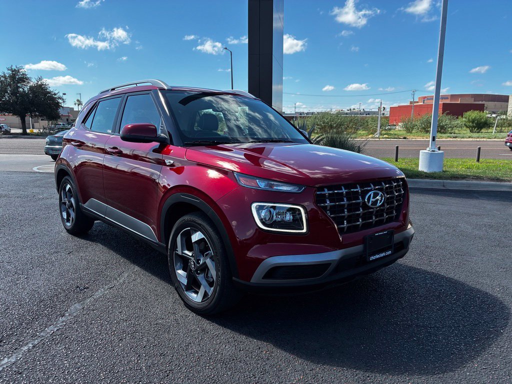 Used 2025 Hyundai Venue Limited FWD image 7