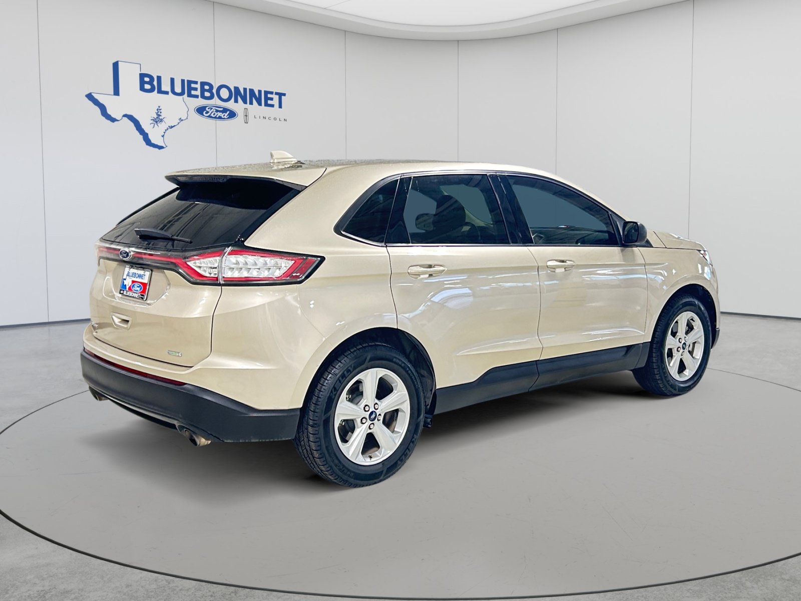 Used 2018 Ford Edge SE FWD image 5