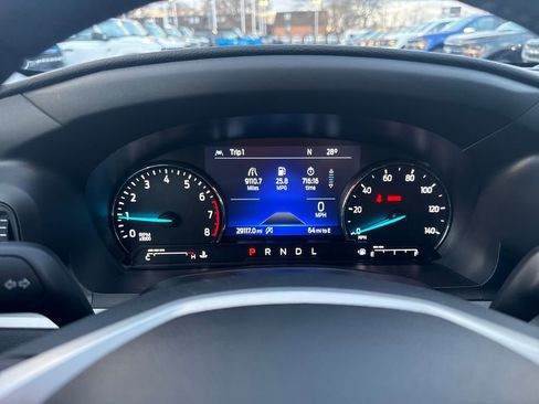 Used 2023 Ford Explorer XLT image 32