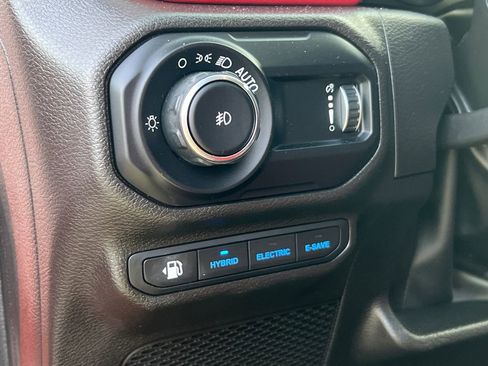 Used 2023 Jeep Wrangler Unlimited Rubicon 4xe image 33