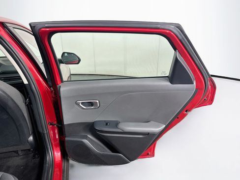 Used 2025 Kia K4 FWD image 28