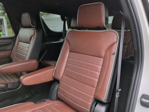 Used 2023 GMC Yukon Denali Ultimate AWD/4WD image 38