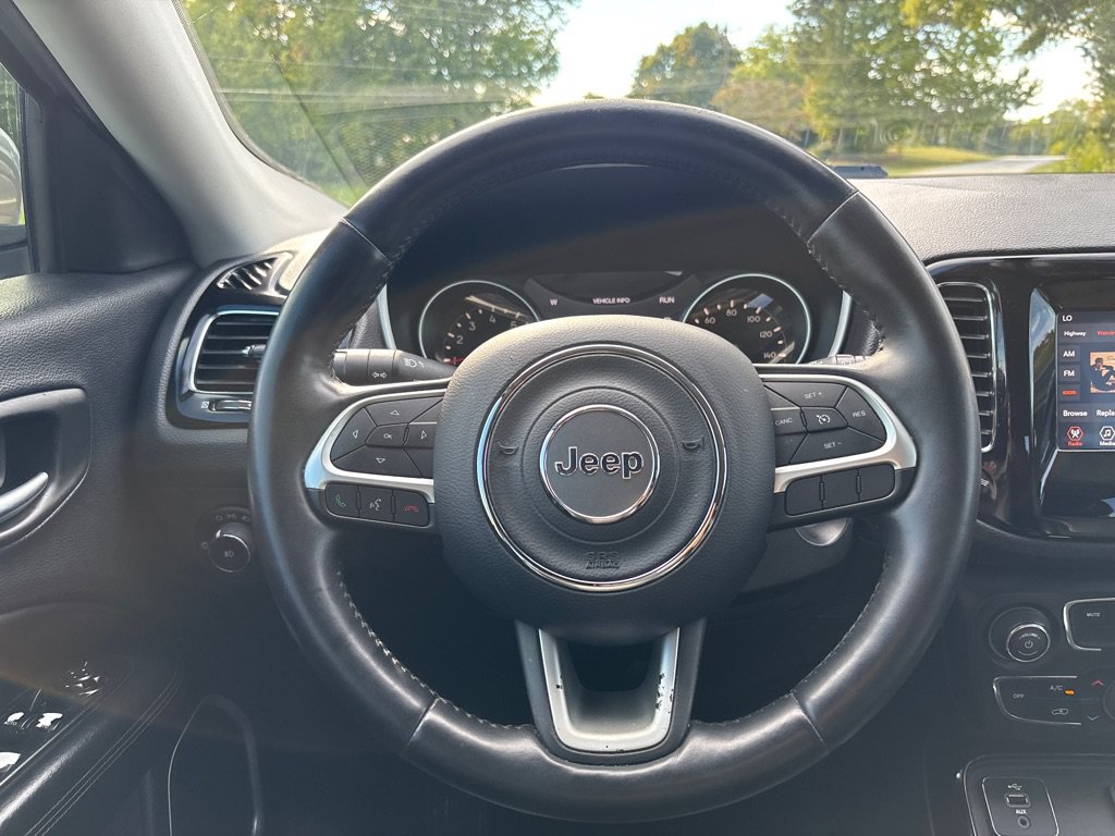 Used 2018 Jeep Compass Latitude w/ Popular Equipment Group FWD image 14