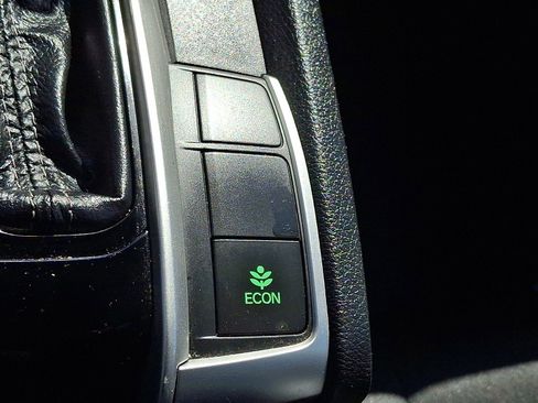 Used 2021 Honda Civic Sport image 22