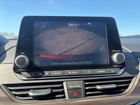 Used 2025 Nissan Altima 2.5 SV image 22