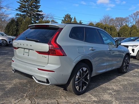New 2026 Volvo XC60 T8 Plus w/ Climate Package AWD/4WD image 5