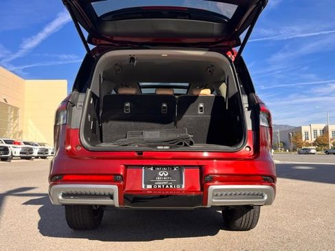 Certified 2025 INFINITI QX80 Sensory image 27