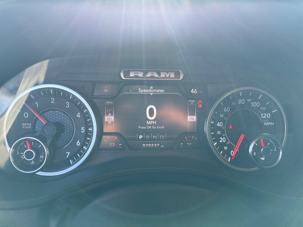 Used 2022 RAM 1500 Laramie AWD/4WD image 12