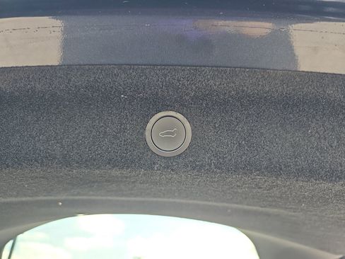 Used 2026 Tesla Model Y 2WD image 31