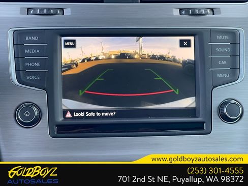 Used 2017 Volkswagen Golf SE image 26