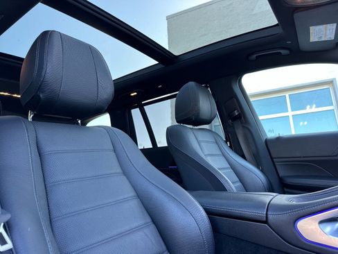 Used 2021 Mercedes-Benz GLS 580 4MATIC image 17