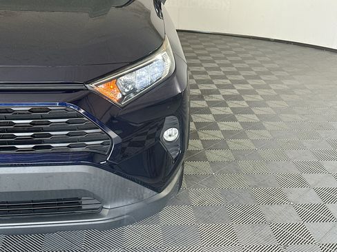 Used 2020 Toyota RAV4 XLE FWD image 9