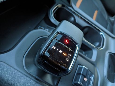 Used 2025 GMC Sierra 1500 AT4 image 36