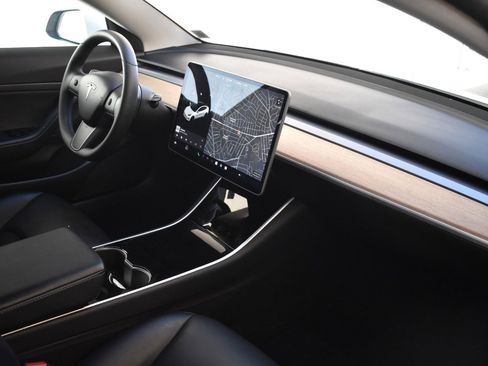 Used 2023 Tesla Model 3 Standard Range image 21