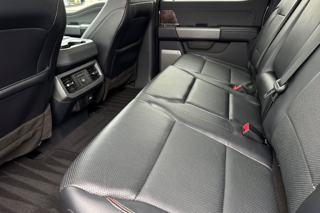 Used 2023 Ford F250 Lariat w/ Lariat Ultimate Package AWD/4WD image 13