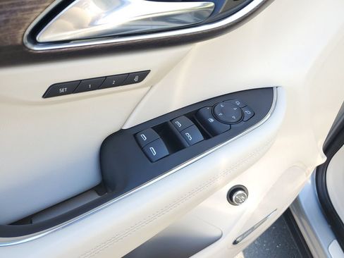 Used 2023 Buick Envision Avenir AWD/4WD image 15