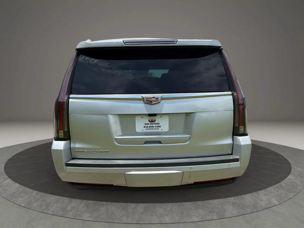 Used 2020 Cadillac Escalade ESV Luxury AWD/4WD image 4