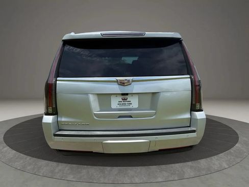 Used 2020 Cadillac Escalade ESV Luxury AWD/4WD image 4