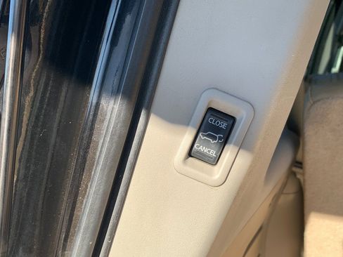 Used 2015 Nissan Armada SL w/ Moonroof Package image 11