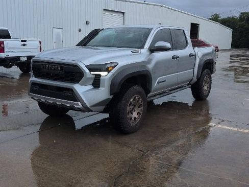 Used 2026 Toyota Tacoma 4x4 Double Cab Hybrid image 1