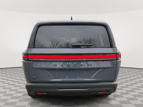 Used 2025 Rivian R1S Premium image 3