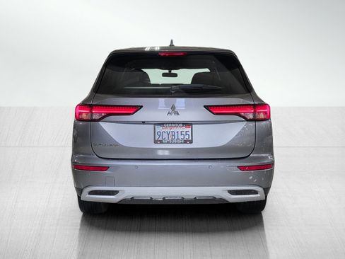 Used 2022 Mitsubishi Outlander SE image 6