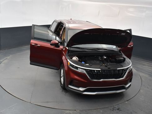 Certified 2024 Kia Carnival LX image 21