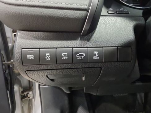 Used 2019 Toyota Camry FWD image 22