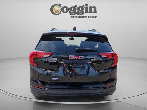Used 2021 GMC Terrain SLE w/ Driver Convenience Package FWD image 4