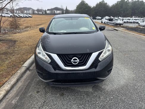 Used 2016 Chevrolet Suburban LT image 3