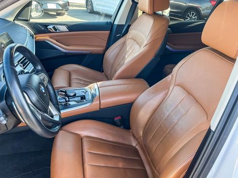 Used 2022 BMW X7 xDrive40i w/ Premium Package image 9