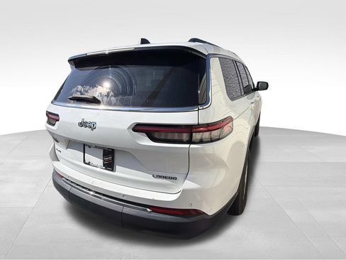 Used 2023 Jeep Grand Cherokee L Laredo RWD image 3