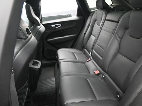 Used 2020 Volvo XC60 T6 Momentum image 26