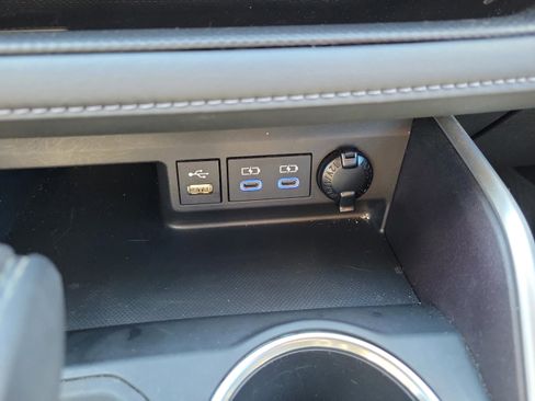 Used 2022 Toyota Highlander XLE image 35