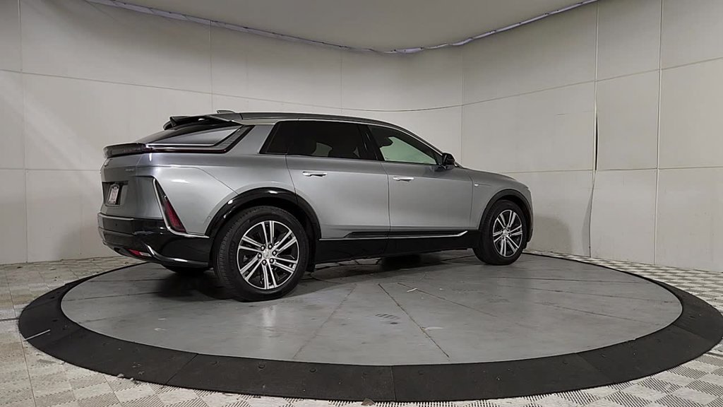 Used 2024 Cadillac Lyriq Luxury RWD image 7