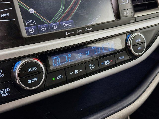 Used 2019 Toyota Highlander XLE AWD/4WD image 18