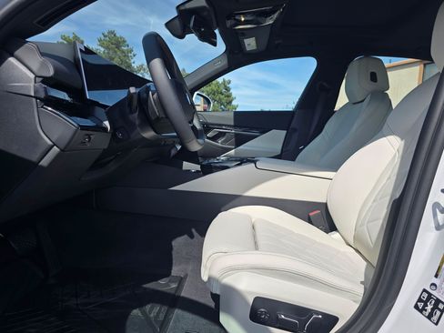 New 2027 BMW 530i xDrive AWD/4WD image 10