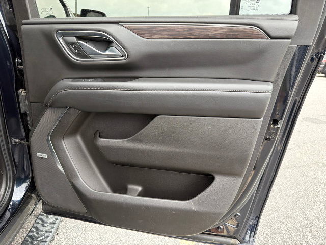 Used 2021 Chevrolet Suburban Z71 w/ Rear Media and Nav Package AWD/4WD image 16