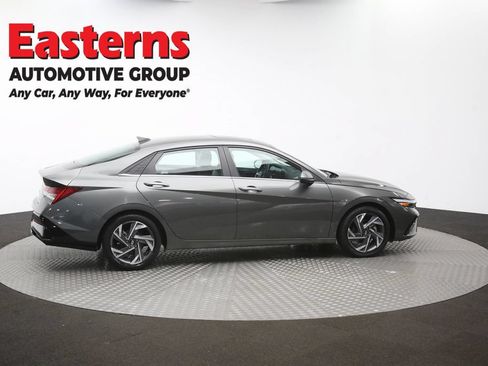 Used 2024 Hyundai Elantra Limited FWD image 46