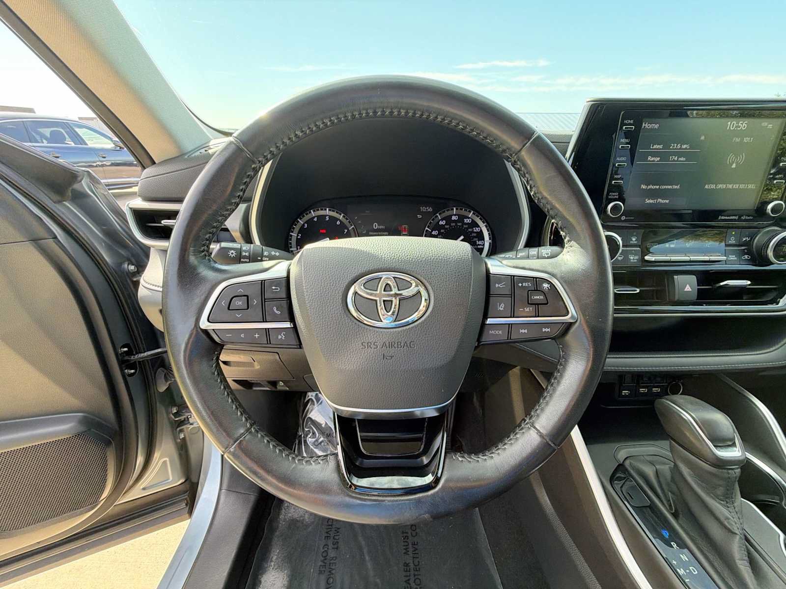 Used 2020 Toyota Highlander XLE AWD/4WD image 20