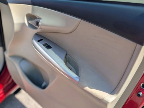 Used 2011 Toyota Corolla LE image 25