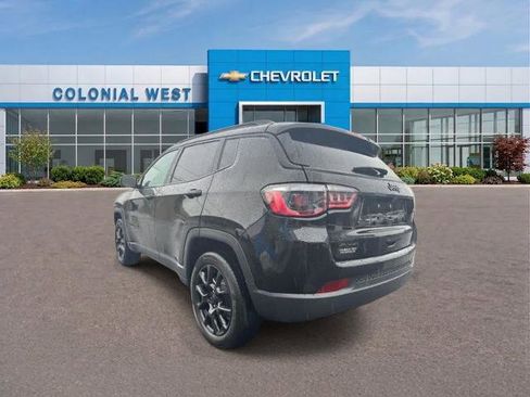 Used 2022 Jeep Compass Latitude w/ Sun and Sound Group AWD/4WD image 5