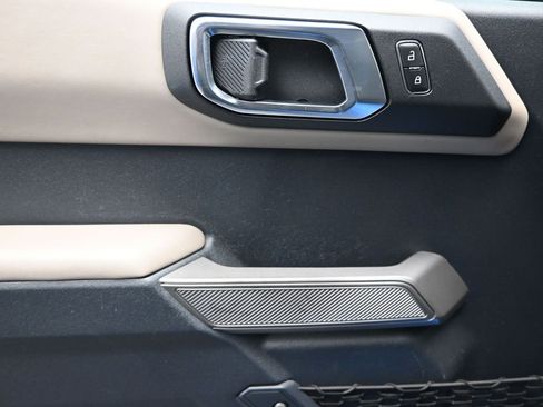 Used 2022 Ford Bronco Wildtrak image 18