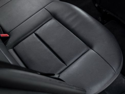 Used 2012 Mercedes-Benz E 350 Sedan image 32