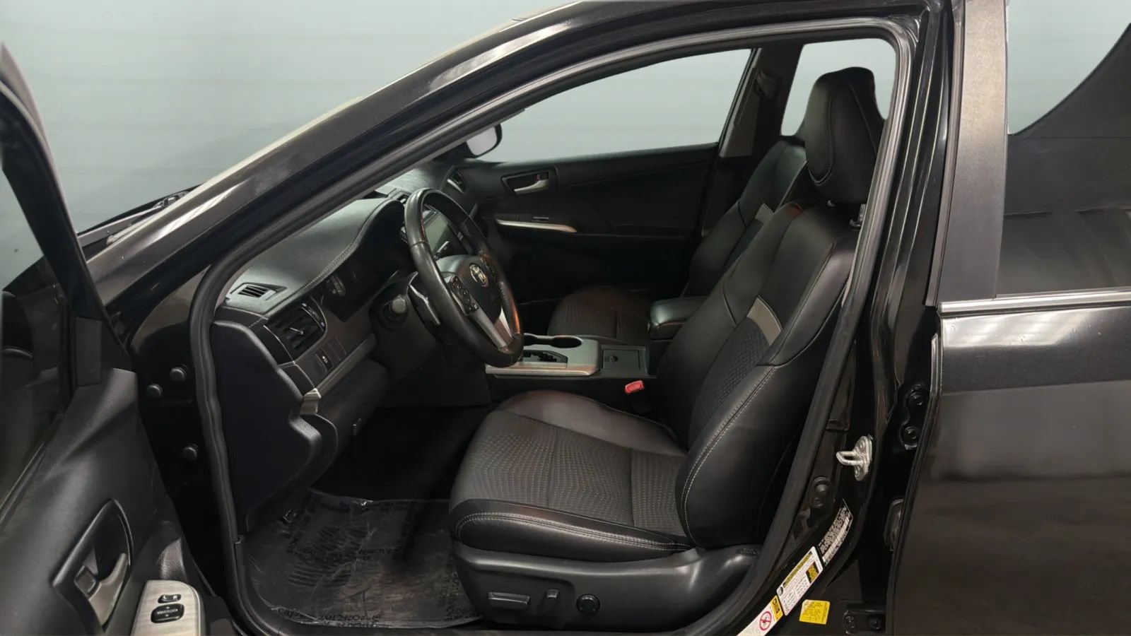 Used 2013 Toyota Camry SE FWD image 19