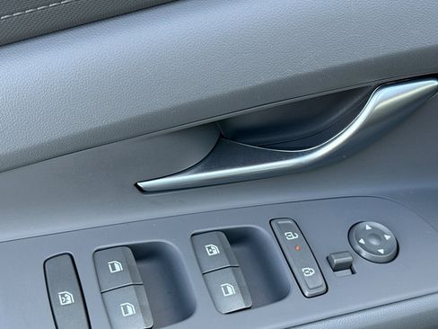 Used 2024 Hyundai Elantra SEL image 12