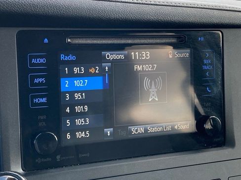 Used 2016 Toyota Sienna XLE image 22