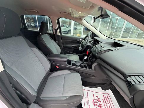 Used 2018 Ford Escape SE image 12
