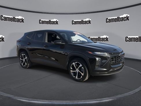 Used 2024 Chevrolet Trax RS w/ Driver Confidence Package FWD image 1