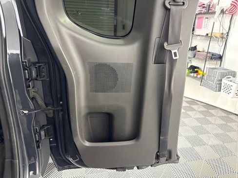 Used 2013 Nissan Frontier SV AWD/4WD image 11